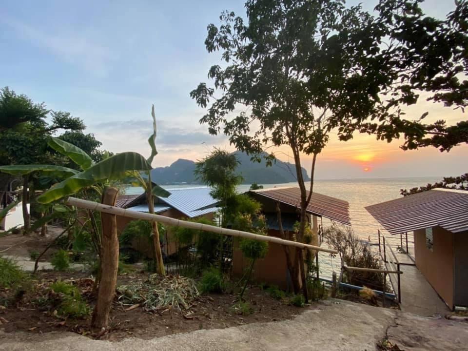 Phi Phi Seaside Bungalow Ngoại thất bức ảnh